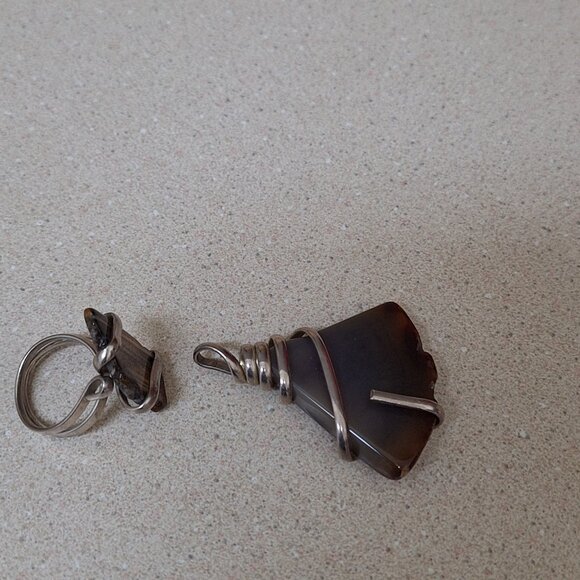 ONE PENDANT AND RING. - Picture 4 of 4